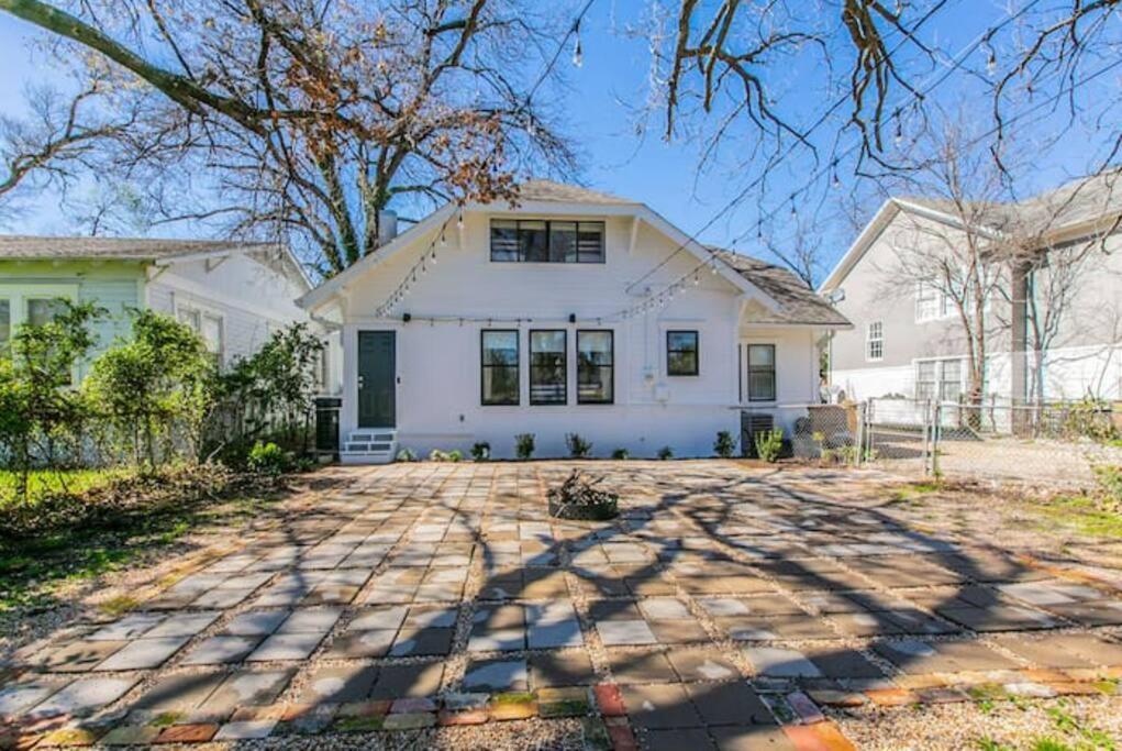 New White On Columbus Family Gathering Place Villa Waco Exterior photo